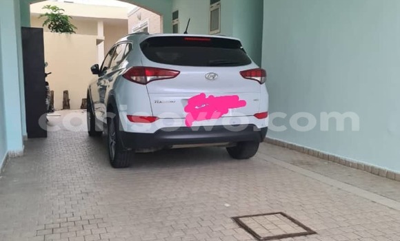 Sayi Na hannu Hyundai Tucson White Mota in Cotonou a Benin Sayi Na hannu Hyundai Tucson White Mota in Cotonou a Benin