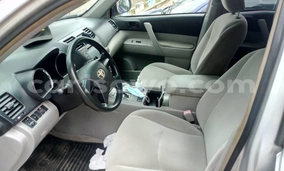 Acheter Occasion Voiture Toyota Highlander Gris à Cotonou, Benin Acheter Occasion Voiture Toyota Highlander Gris à Cotonou, Benin