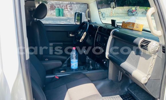 Buy Used Toyota FJ Cruiser White Car in Cotonou in Benign Buy Used Toyota FJ Cruiser White Car in Cotonou in Benign