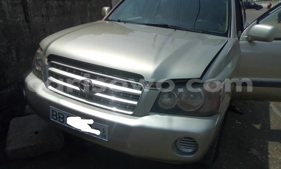 Sayi Na hannu Toyota Highlander Azurfa Mota in Cotonou a Benin Sayi Na hannu Toyota Highlander Azurfa Mota in Cotonou a Benin