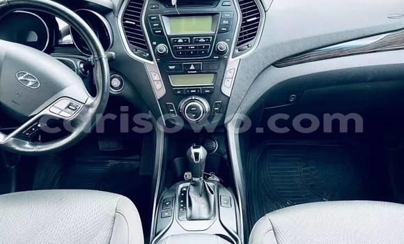Ra Àlòkù Hyundai Santa Fe Red Ọkọ̀ in Cotonou ni Benin Ra Àlòkù Hyundai Santa Fe Red Ọkọ̀ in Cotonou ni Benin