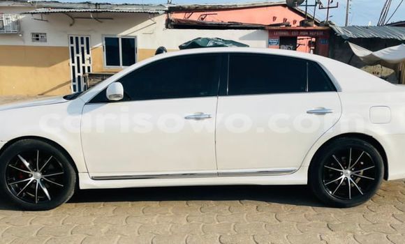 Sayi Na hannu Toyota Avalon White Mota in Cotonou a Benin Sayi Na hannu Toyota Avalon White Mota in Cotonou a Benin