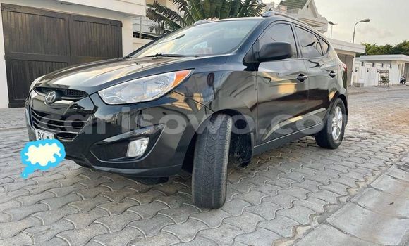 Buy Used Hyundai Tucson Black Car in Cotonou in Benign
