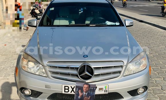 Ra Àlòkù Mercedes-Benz C–Class Silver Ọkọ̀ in Cotonou ni Benin