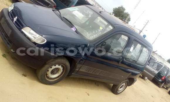 Acheter Occasion Voiture Renault Kangoo Bleu à Porto Novo au Benin Acheter Occasion Voiture Renault Kangoo Bleu à Porto Novo au Benin