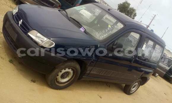 Acheter Occasion Voiture Renault Kangoo Bleu à Porto Novo, Benin Acheter Occasion Voiture Renault Kangoo Bleu à Porto Novo, Benin