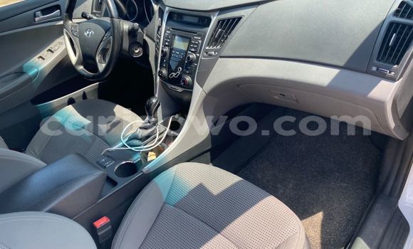 Acheter Occasion Voiture Hyundai Sonata Blanc à Porto Novo, Benin Acheter Occasion Voiture Hyundai Sonata Blanc à Porto Novo, Benin