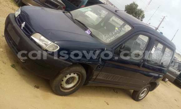 Acheter Occasion Voiture Renault Kangoo Bleu à Porto Novo, Benin Acheter Occasion Voiture Renault Kangoo Bleu à Porto Novo, Benin