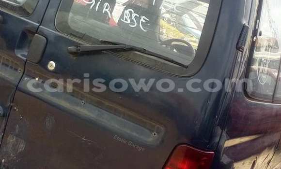 Acheter Occasion Voiture Renault Kangoo Bleu à Porto Novo, Benin Acheter Occasion Voiture Renault Kangoo Bleu à Porto Novo, Benin