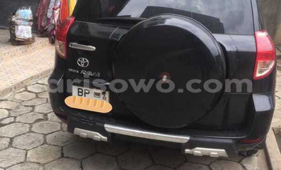 Ra Àlòkù Toyota RAV4 Black Ọkọ̀ in Cotonou ni Benin Ra Àlòkù Toyota RAV4 Black Ọkọ̀ in Cotonou ni Benin