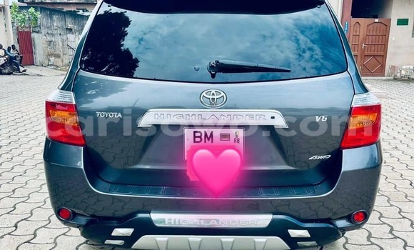 Sayi Na hannu Toyota Highlander Azurfa Mota in Abomey Calavi a Benin Sayi Na hannu Toyota Highlander Azurfa Mota in Abomey Calavi a Benin