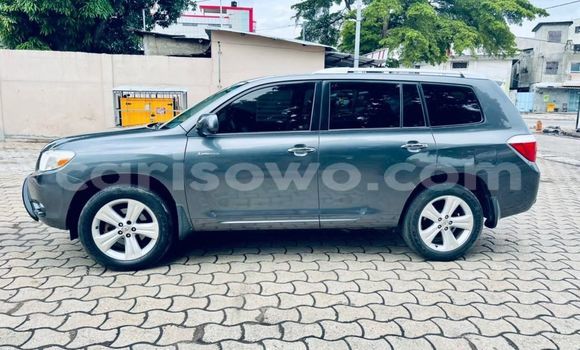 Sayi Na hannu Toyota Highlander Azurfa Mota in Abomey Calavi a Benin Sayi Na hannu Toyota Highlander Azurfa Mota in Abomey Calavi a Benin