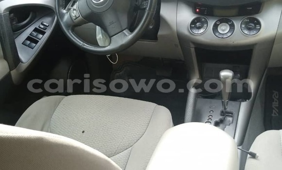 Ra Àlòkù Toyota RAV4 Silver Ọkọ̀ in Cotonou ni Benin Ra Àlòkù Toyota RAV4 Silver Ọkọ̀ in Cotonou ni Benin