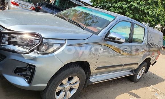Sayi Na hannu Toyota Hilux Azurfa Mota in Abomey Calavi a Benin Sayi Na hannu Toyota Hilux Azurfa Mota in Abomey Calavi a Benin