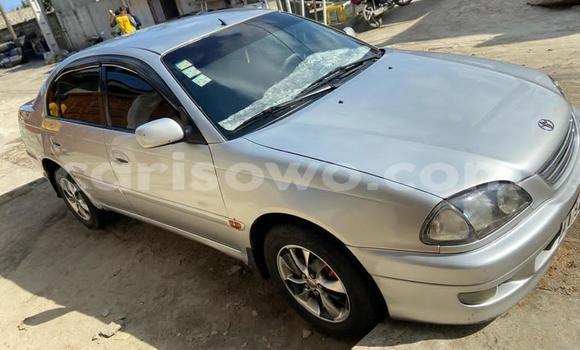 Sayi Na hannu Toyota Avensis Azurfa Mota in Cotonou a Benin Sayi Na hannu Toyota Avensis Azurfa Mota in Cotonou a Benin