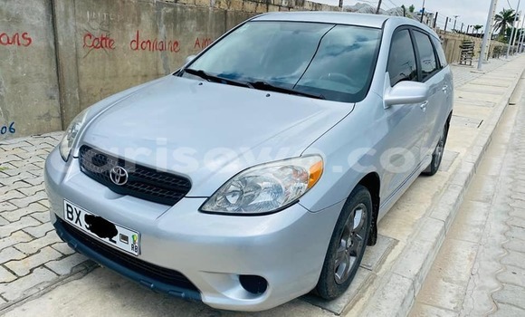 Buy Used Toyota Matrix Blue Car in Cotonou in Benign