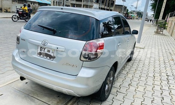 Sayi Na hannu Toyota Matrix Blue Mota in Cotonou a Benin Sayi Na hannu Toyota Matrix Blue Mota in Cotonou a Benin