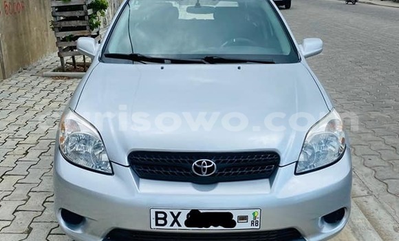 Sayi Na hannu Toyota Matrix Blue Mota in Cotonou a Benin Sayi Na hannu Toyota Matrix Blue Mota in Cotonou a Benin