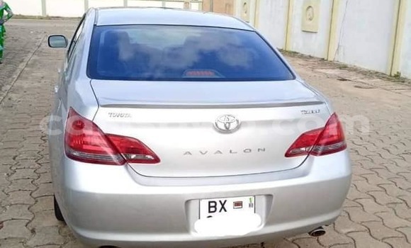 Sayi Na hannu Toyota Avalon Azurfa Mota in Cotonou a Benin Sayi Na hannu Toyota Avalon Azurfa Mota in Cotonou a Benin