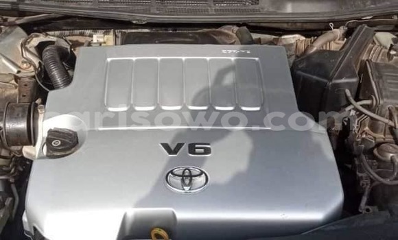 Sayi Na hannu Toyota Avalon Azurfa Mota in Cotonou a Benin Sayi Na hannu Toyota Avalon Azurfa Mota in Cotonou a Benin