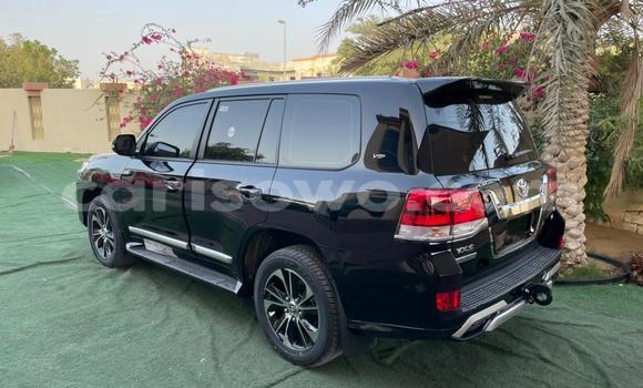 Ra Tuntun Toyota Land Cruiser Black Ọkọ̀ in Cotonou ni Benin Ra Tuntun Toyota Land Cruiser Black Ọkọ̀ in Cotonou ni Benin