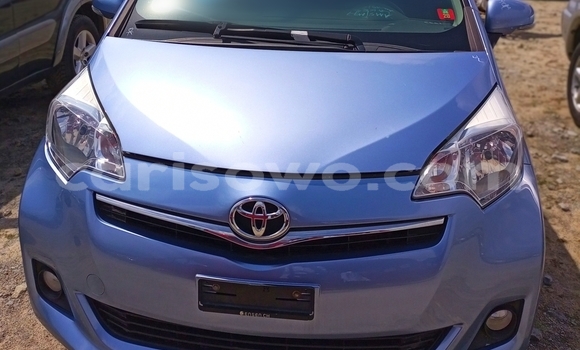 Sayi Na hannu Toyota Corolla Verso Blue Mota in Cotonou a Benin Sayi Na hannu Toyota Corolla Verso Blue Mota in Cotonou a Benin