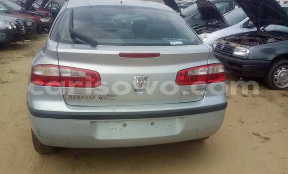 Acheter Neuf Voiture Renault Laguna Gris à Savalou, Benin Acheter Neuf Voiture Renault Laguna Gris à Savalou, Benin