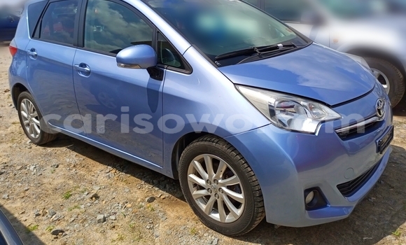 Sayi Na hannu Toyota Corolla Verso Blue Mota in Cotonou a Benin Sayi Na hannu Toyota Corolla Verso Blue Mota in Cotonou a Benin