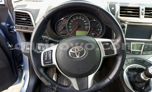 Sayi Na hannu Toyota Corolla Verso Blue Mota in Cotonou a Benin Sayi Na hannu Toyota Corolla Verso Blue Mota in Cotonou a Benin