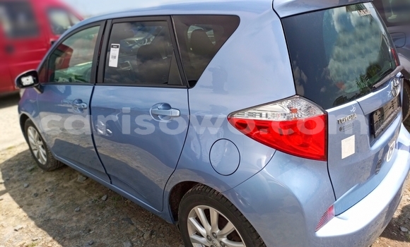 Sayi Na hannu Toyota Corolla Verso Blue Mota in Cotonou a Benin Sayi Na hannu Toyota Corolla Verso Blue Mota in Cotonou a Benin