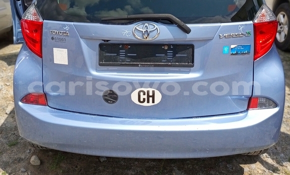 Sayi Na hannu Toyota Corolla Verso Blue Mota in Cotonou a Benin Sayi Na hannu Toyota Corolla Verso Blue Mota in Cotonou a Benin