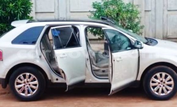 Ra Àlòkù Ford Edge funfun Ọkọ̀ in Cotonou ni Benin