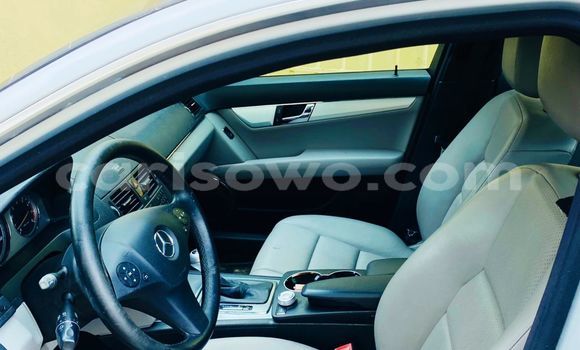 Ra Àlòkù Mercedes-Benz 300–Series Silver Ọkọ̀ in Cotonou ni Benin Ra Àlòkù Mercedes-Benz 300–Series Silver Ọkọ̀ in Cotonou ni Benin