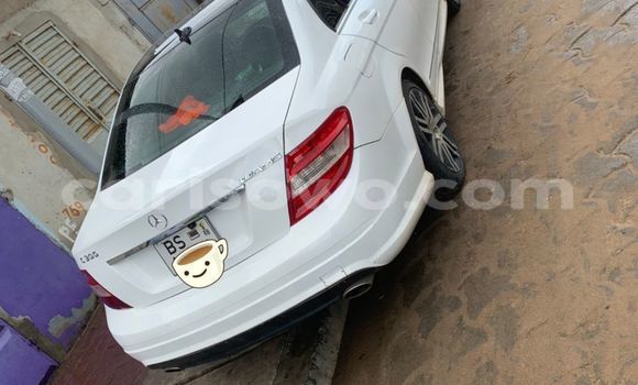 Sayi Na hannu Mercedes-Benz 300–Series White Mota in Cotonou a Benin