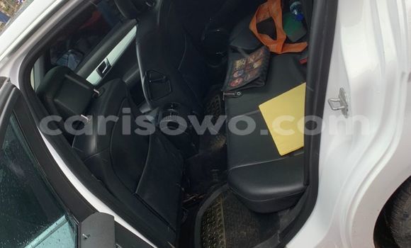 Sayi Na hannu Mercedes-Benz 300–Series White Mota in Cotonou a Benin Sayi Na hannu Mercedes-Benz 300–Series White Mota in Cotonou a Benin