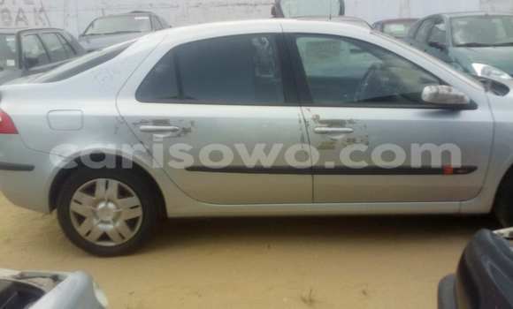 Acheter Neuf Voiture Renault Laguna Gris à Savalou, Benin Acheter Neuf Voiture Renault Laguna Gris à Savalou, Benin