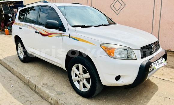 Buy Used Toyota RAV4 White Car in Abomey Calavi in Benign Buy Used Toyota RAV4 White Car in Abomey Calavi in Benign
