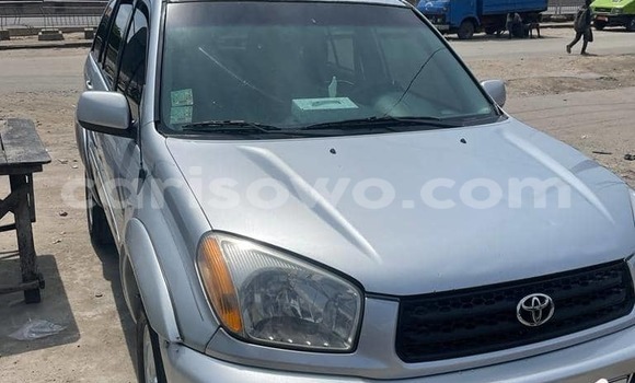 Sayi Na hannu Toyota RAV4 Azurfa Mota in Cotonou a Benin
