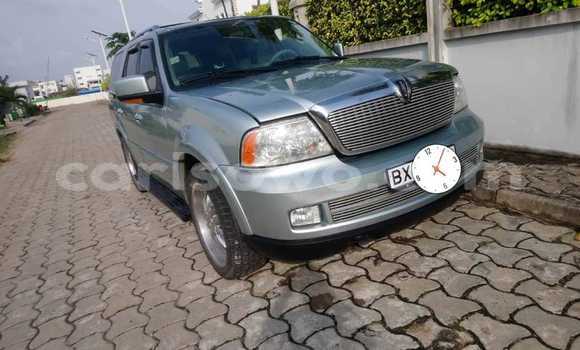 Acheter Occasion Voiture Lincoln Navigator Gris à Cotonou, Benin