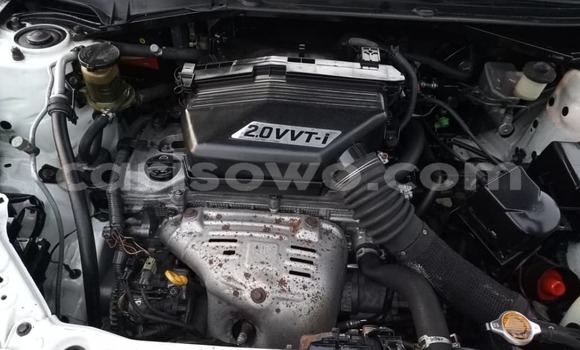 Ra Àlòkù Toyota RAV4 funfun Ọkọ̀ in Cotonou ni Benin Ra Àlòkù Toyota RAV4 funfun Ọkọ̀ in Cotonou ni Benin