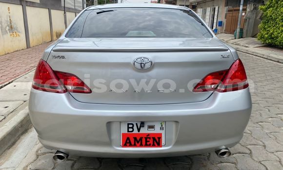 Ra Àlòkù Toyota Avalon Silver Ọkọ̀ in Cotonou ni Benin Ra Àlòkù Toyota Avalon Silver Ọkọ̀ in Cotonou ni Benin