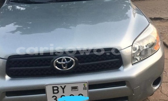 Sayi Na hannu Toyota RAV4 Azurfa Mota in Abomey Calavi a Benin Sayi Na hannu Toyota RAV4 Azurfa Mota in Abomey Calavi a Benin