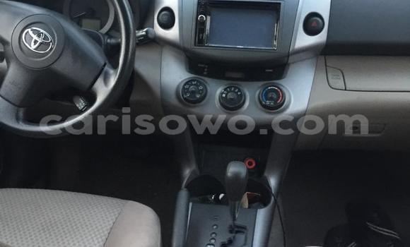 Sayi Na hannu Toyota RAV4 Azurfa Mota in Abomey Calavi a Benin Sayi Na hannu Toyota RAV4 Azurfa Mota in Abomey Calavi a Benin