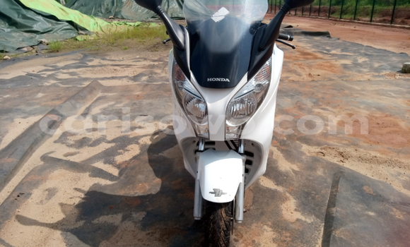 Acheter Occasion Moto Honda Silver Wing Blanc à Abomey Calavi, Benin Acheter Occasion Moto Honda Silver Wing Blanc à Abomey Calavi, Benin