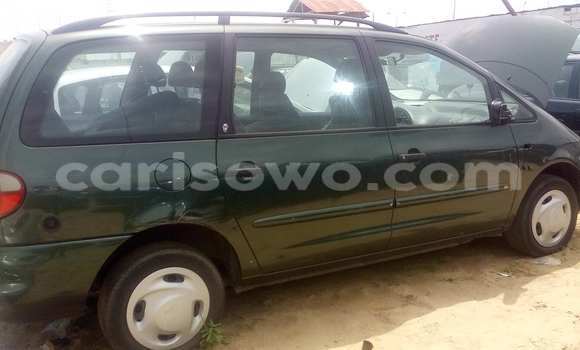 Sayi Na hannu Ford Cougar Green Mota in Porto Novo a Benin Sayi Na hannu Ford Cougar Green Mota in Porto Novo a Benin