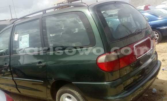 Sayi Na hannu Ford Cougar Green Mota in Porto Novo a Benin Sayi Na hannu Ford Cougar Green Mota in Porto Novo a Benin