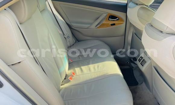 Ra Àlòkù Toyota Camry funfun Ọkọ̀ in Cotonou ni Benin Ra Àlòkù Toyota Camry funfun Ọkọ̀ in Cotonou ni Benin