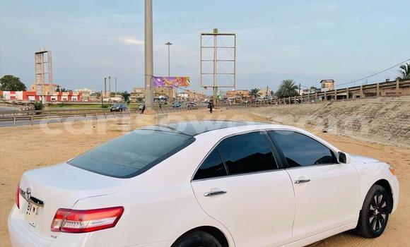 Ra Àlòkù Toyota Camry funfun Ọkọ̀ in Cotonou ni Benin Ra Àlòkù Toyota Camry funfun Ọkọ̀ in Cotonou ni Benin