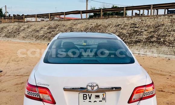 Ra Àlòkù Toyota Camry funfun Ọkọ̀ in Cotonou ni Benin Ra Àlòkù Toyota Camry funfun Ọkọ̀ in Cotonou ni Benin