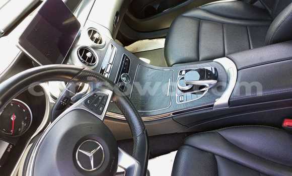 Sayi Na hannu Mercedes-Benz C-Classe White Mota in Cotonou a Benin Sayi Na hannu Mercedes-Benz C-Classe White Mota in Cotonou a Benin